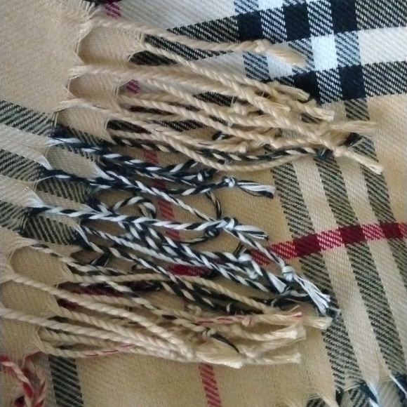 Gorgeous Tan/Black/Red/White/Plaid Wide Wrap/Scarf/Throw - EUC - Picture 5 of 5